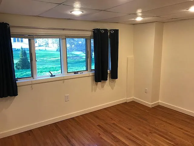 Building Photo - 5 Royal Ave #3