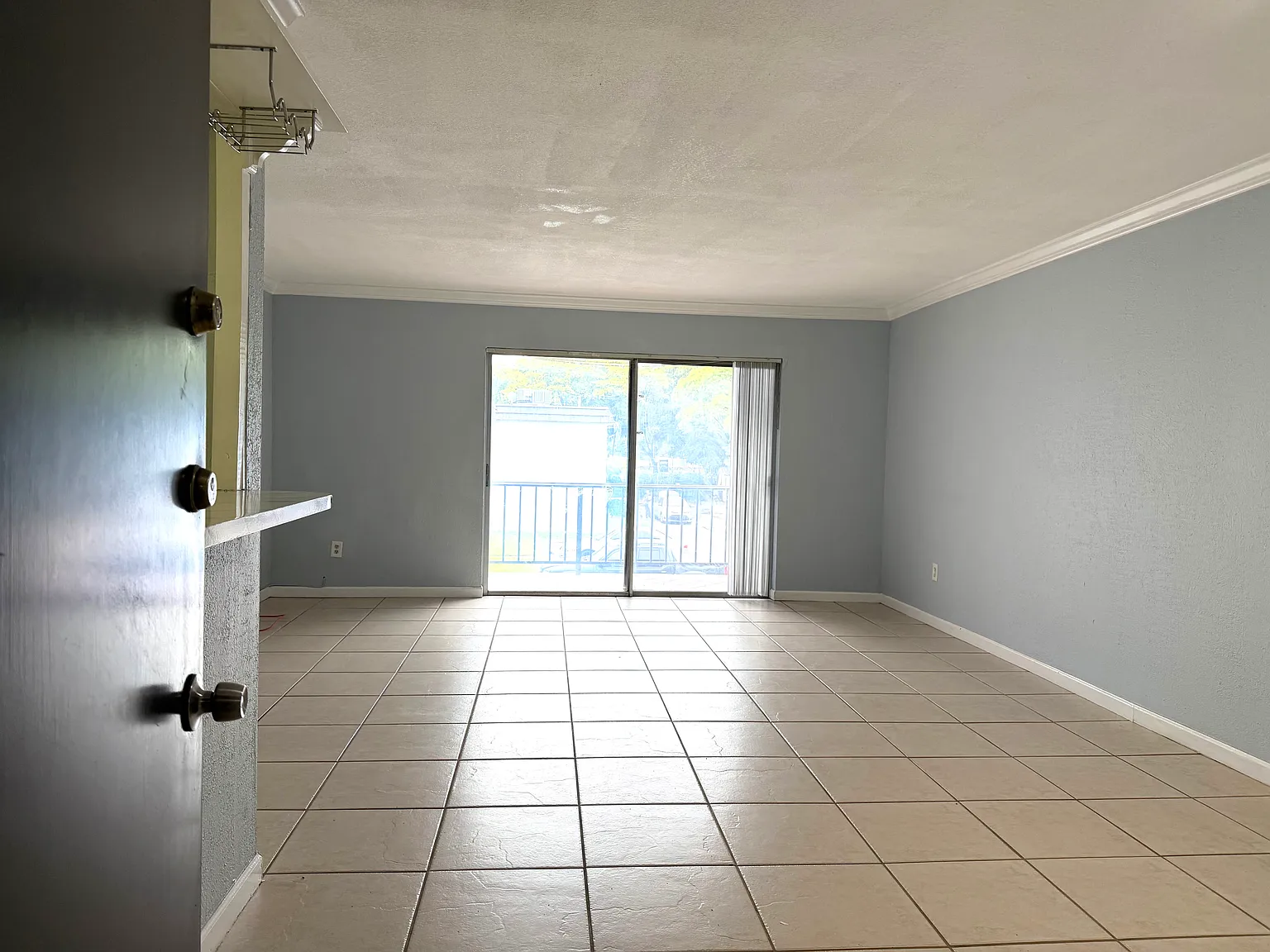 2 bed, 954 sqft, $2,100 — Photo 2