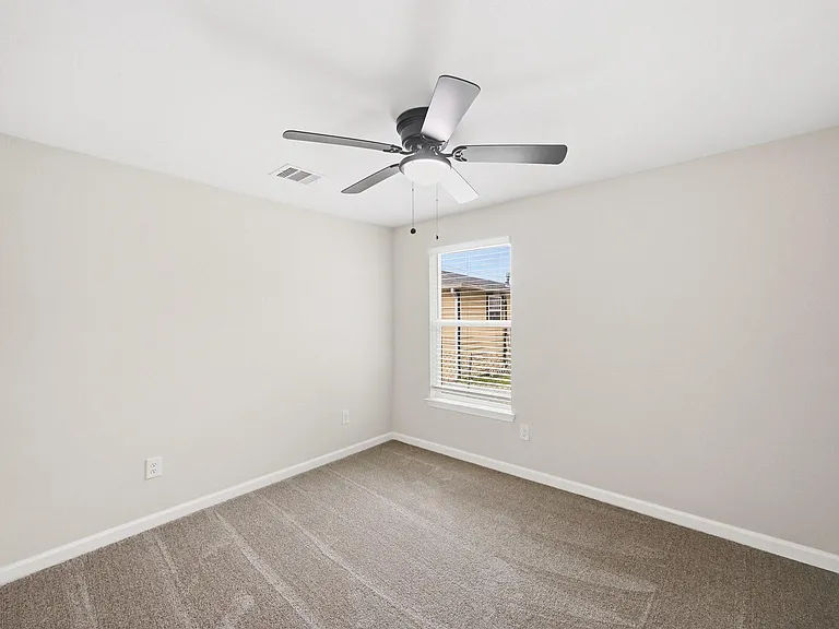 7946 Fowlie St — Photo 25