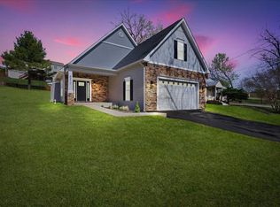 6217 Roselawn Rd, Roanoke, VA 24018