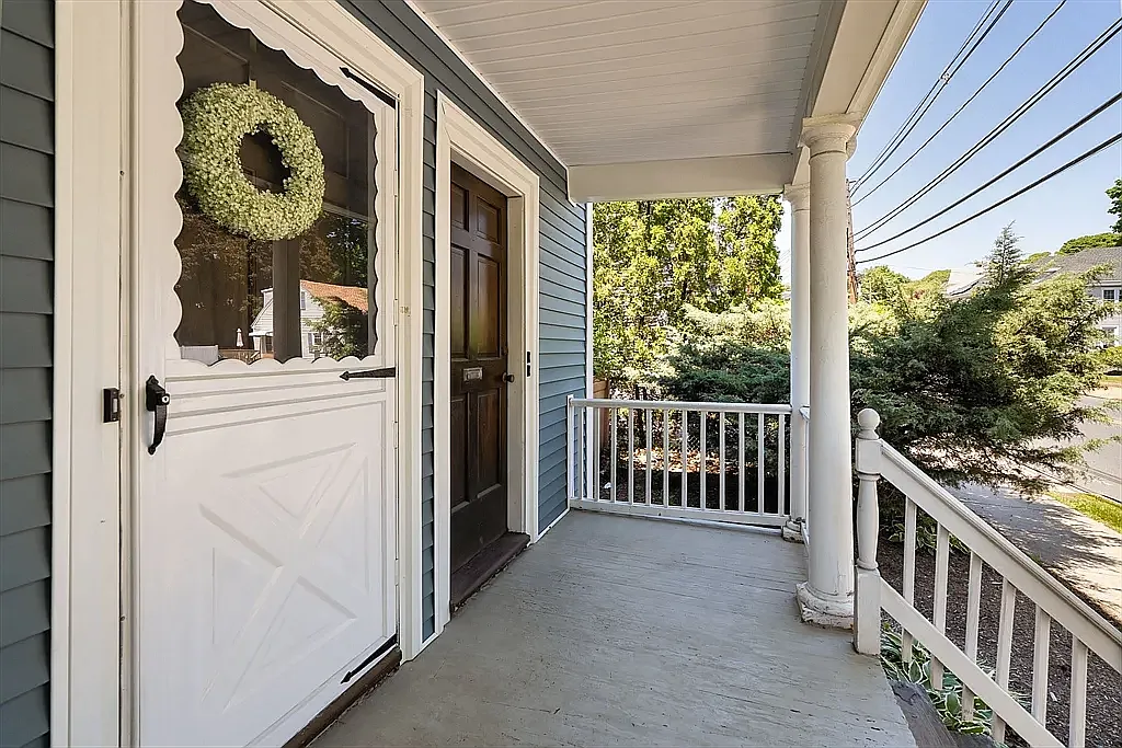 2 bed, 990 sqft, $2,200 — Photo 4