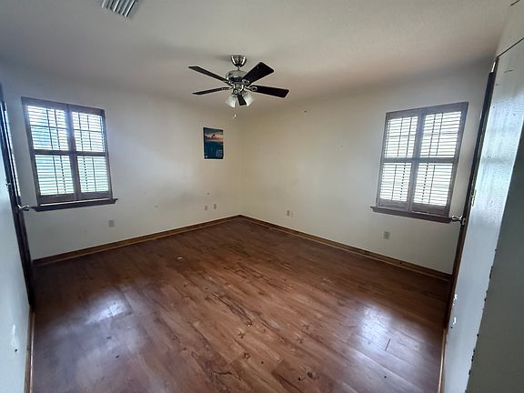 5th image of 106 S Beech St