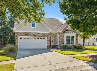 946 Knob Creek Ln, Tega Cay, SC 29708