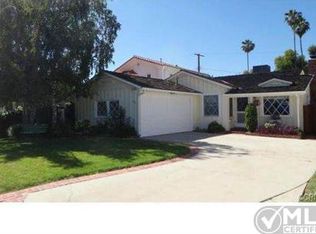 22035 Crespi St, Woodland Hills, CA 91364