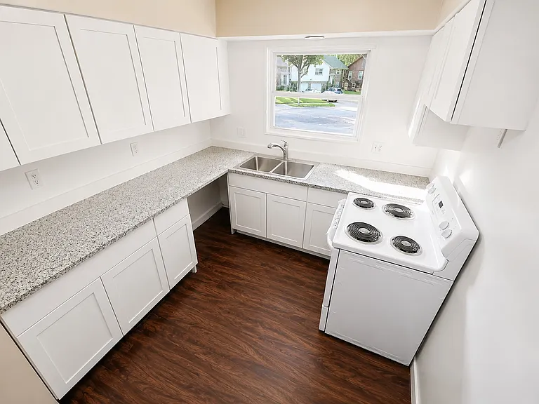 7702 Kessler Ln — Photo 2