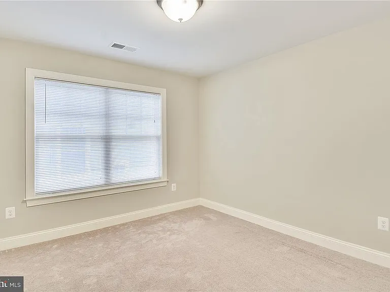2205 N Edison St — Photo 19