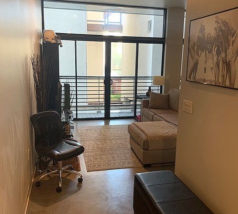 5th image of 1929 Columbia St #3031