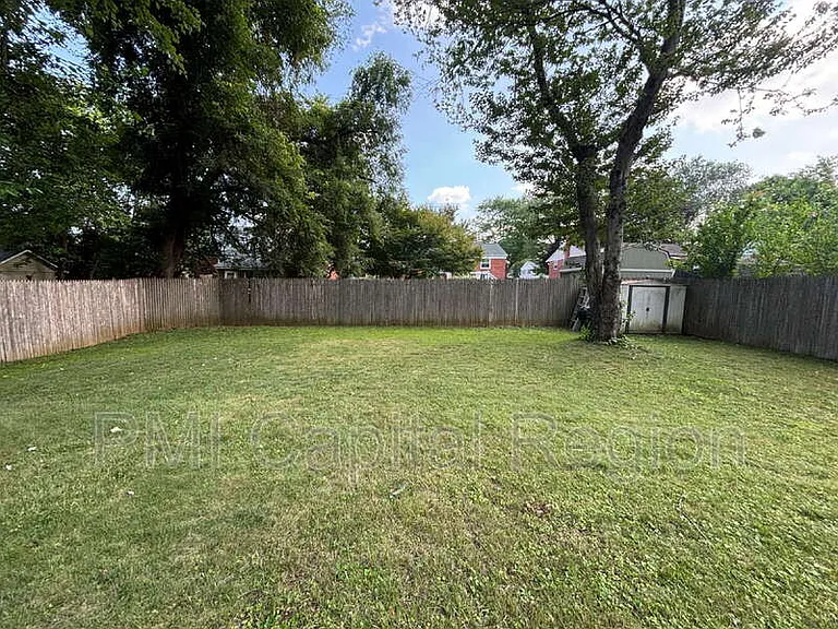 4706 Red Fox Rd — Photo 22
