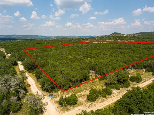 14618 S State Highway 16, Pipe Creek, TX 78063