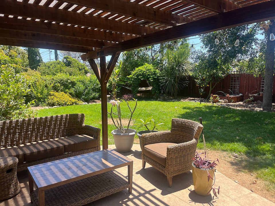 1st image of 609 Camino Campana