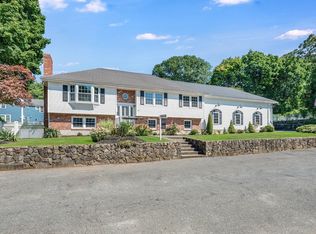 15 Parkview Rd, Reading, MA 01867