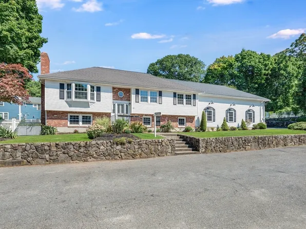 15 Parkview Rd, Reading, MA 01867