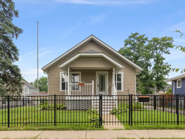 130 S Washington St, Westmont, IL 60559
