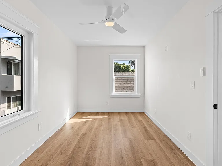 526 Lime Avenue — Photo 13