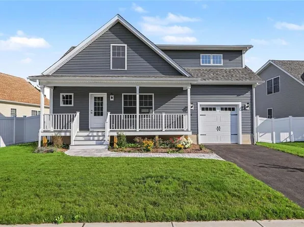 42 Vespia Ln, South Kingstown, RI 02879