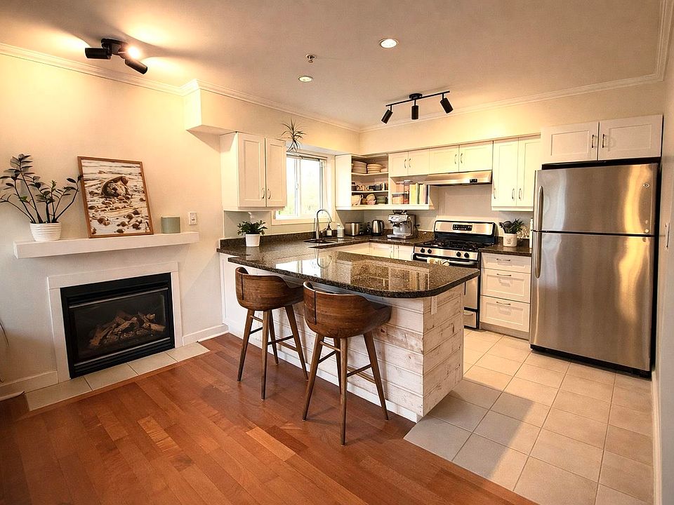 1st image of 1233 Main St #6