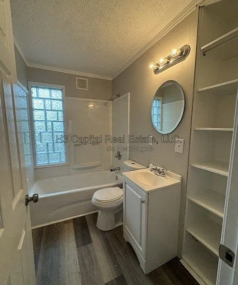 302 Cobb St — Photo 4
