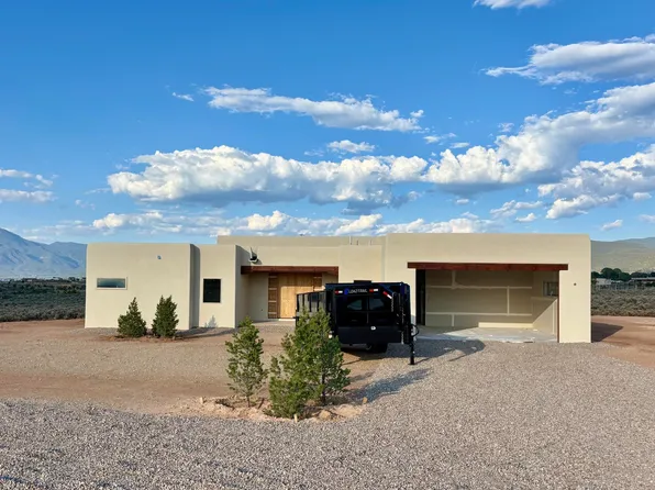 17 Camino Campana, Ranchos de Taos, NM 87557