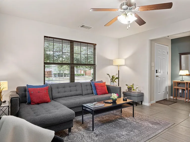 369 S Brook Dr — Photo 8