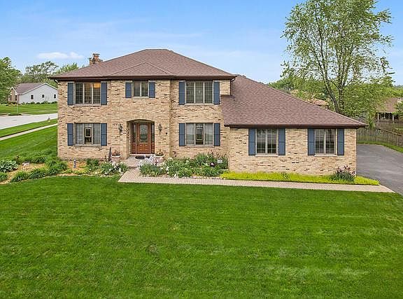 2nd image of 3043 Carmel Dr