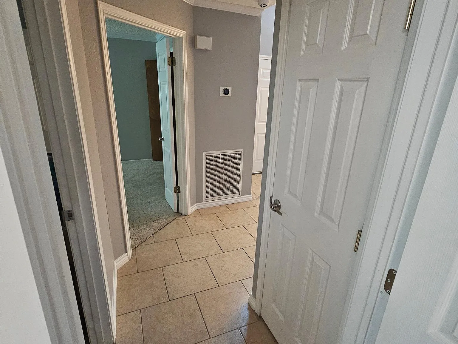 3 bed, 1698 sqft, $1,950 — Photo 2