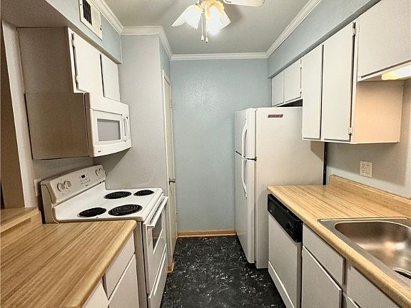 4th image of 904 University Dr #154