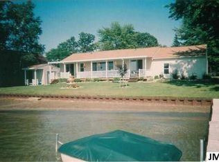 1002 Echo Beach Dr, Jackson, MI 49203