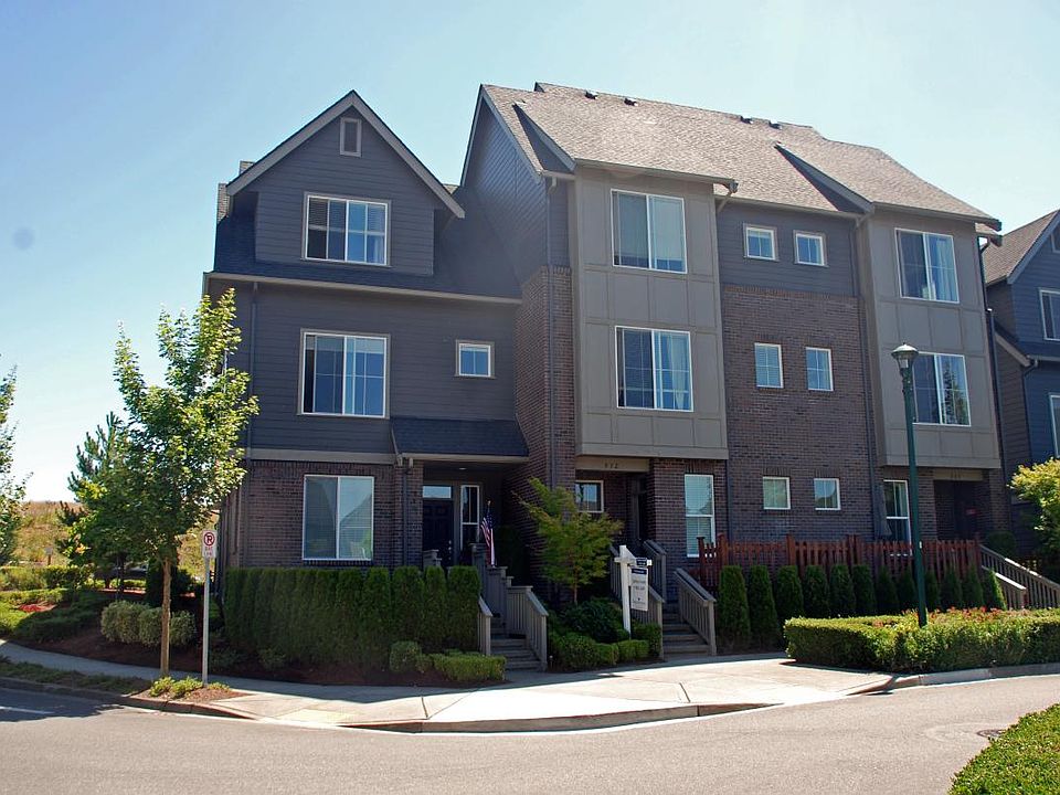 1st image of 972 4th Ave NE