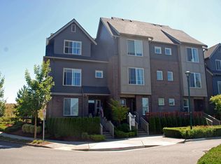 972 4th Ave NE, Issaquah, WA 98029