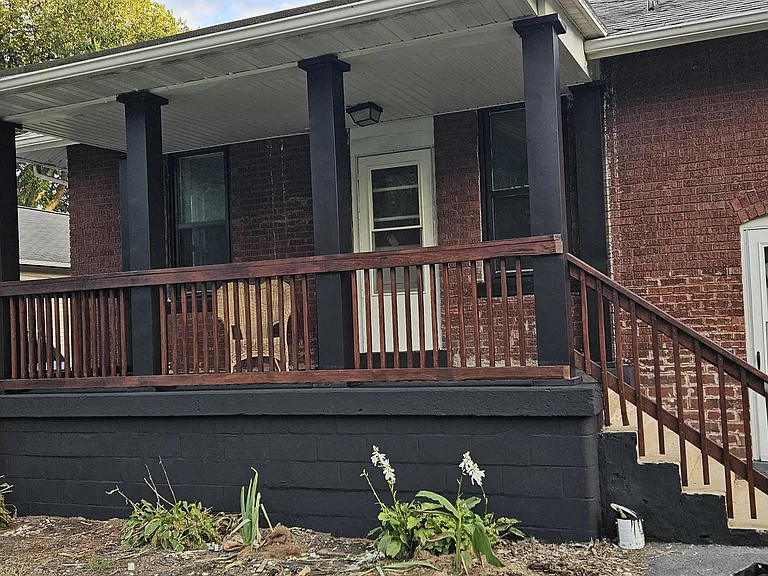 2821 Edwards St — Photo 10