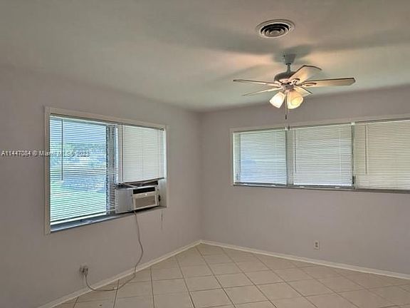 5th image of 23 NE 19th Ave #1