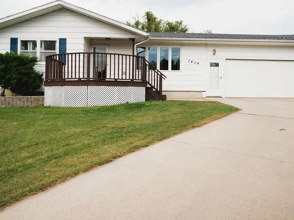 1404 7th Ave SW, Jamestown, ND 58401