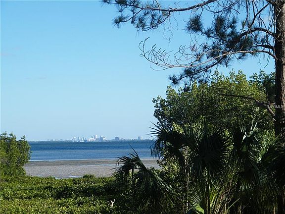 4th image of 901 N Bayshore Dr