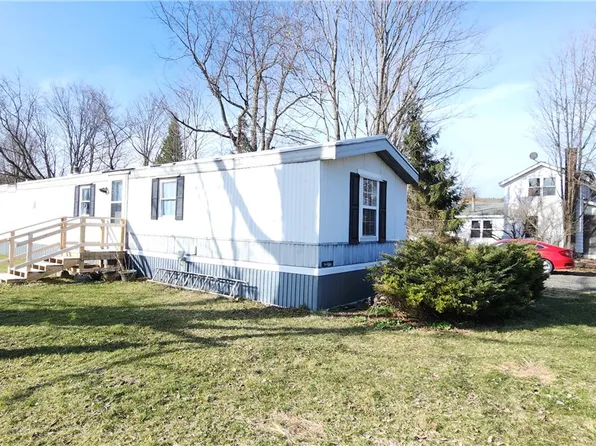 8 Waverly St, Van Etten, NY 14889