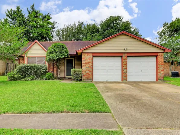 15126 Silverman St, Webster, TX 77598