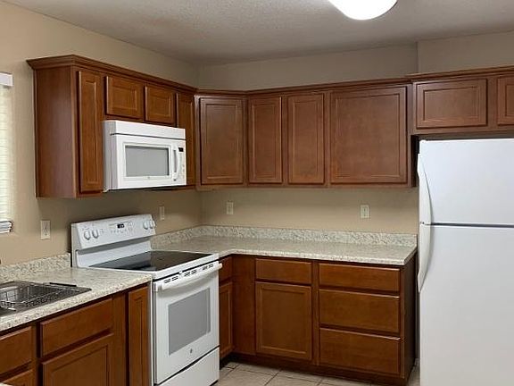 4th image of 6345 Reynolds Dr #B5