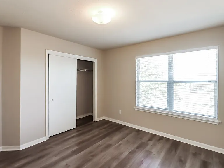 19107 Remington Grove Ct — Photo 18