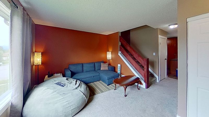 Hinton Apartment for rent - 3 Bedrooms — photo 3