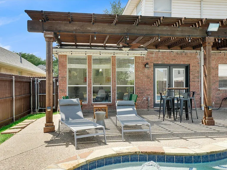 5832 Clear Creek Dr — Photo 48
