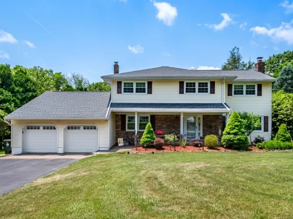 11 Bridle Ln, Mount Olive Twp., NJ 07828