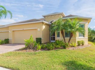 712 Chipper Dr, Sun City Center, FL 33573