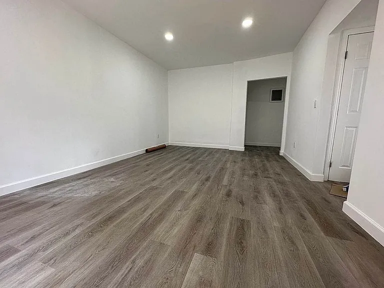 564 Audubon Ave #9B — Photo 2