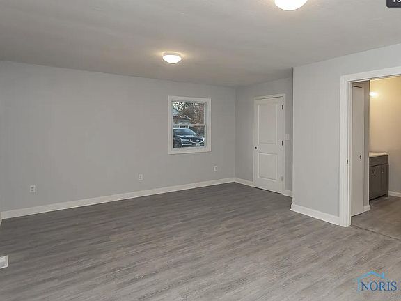 4th image of 715 Sackett St