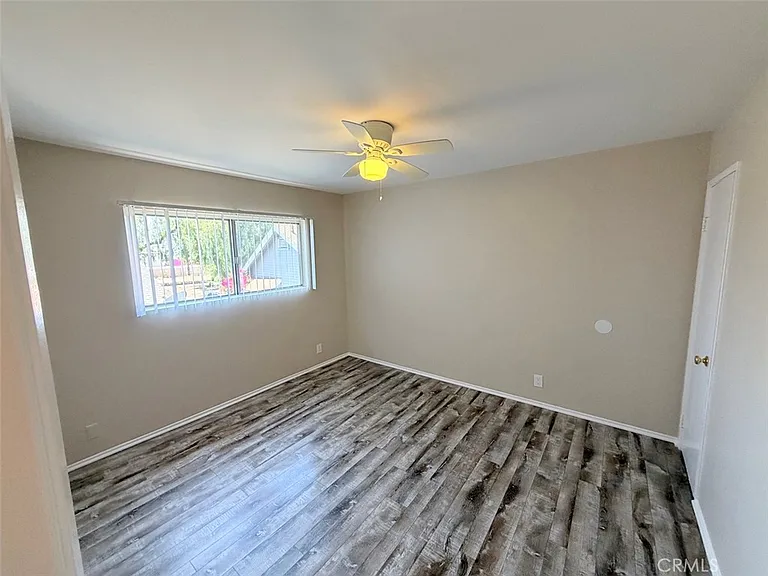 537 W Crescent Dr #1/2 — Photo 9