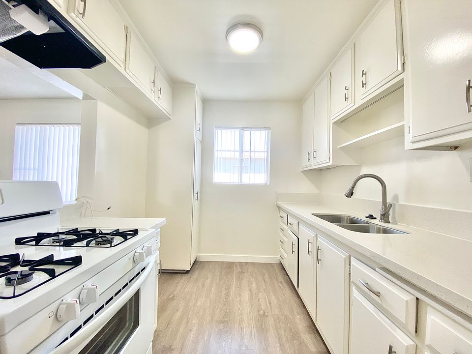 1st image of 2631 Brighton Ave #7