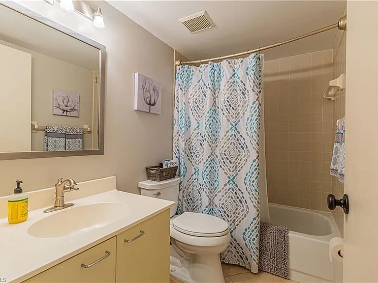 4410 Chantelle Dr #H-205 — Photo 21