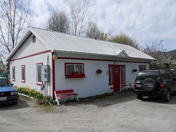3rd image of 503 W Court Ave