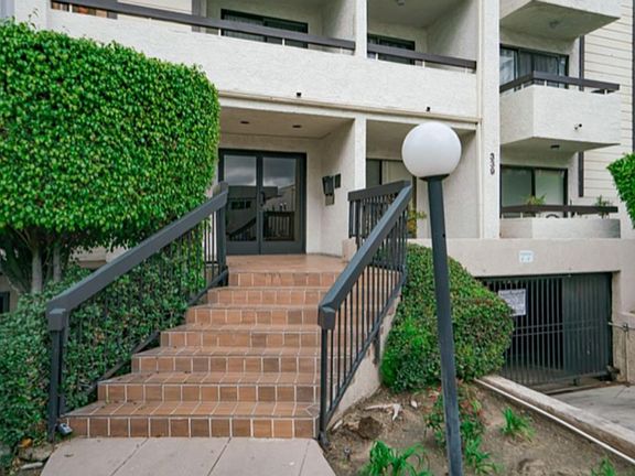 3rd image of 339 W Wilson Ave Unit 305