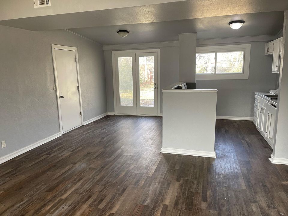 Living, dining & kitchen