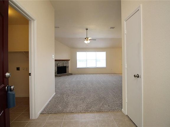 3rd image of 1004 Silver Streak Dr